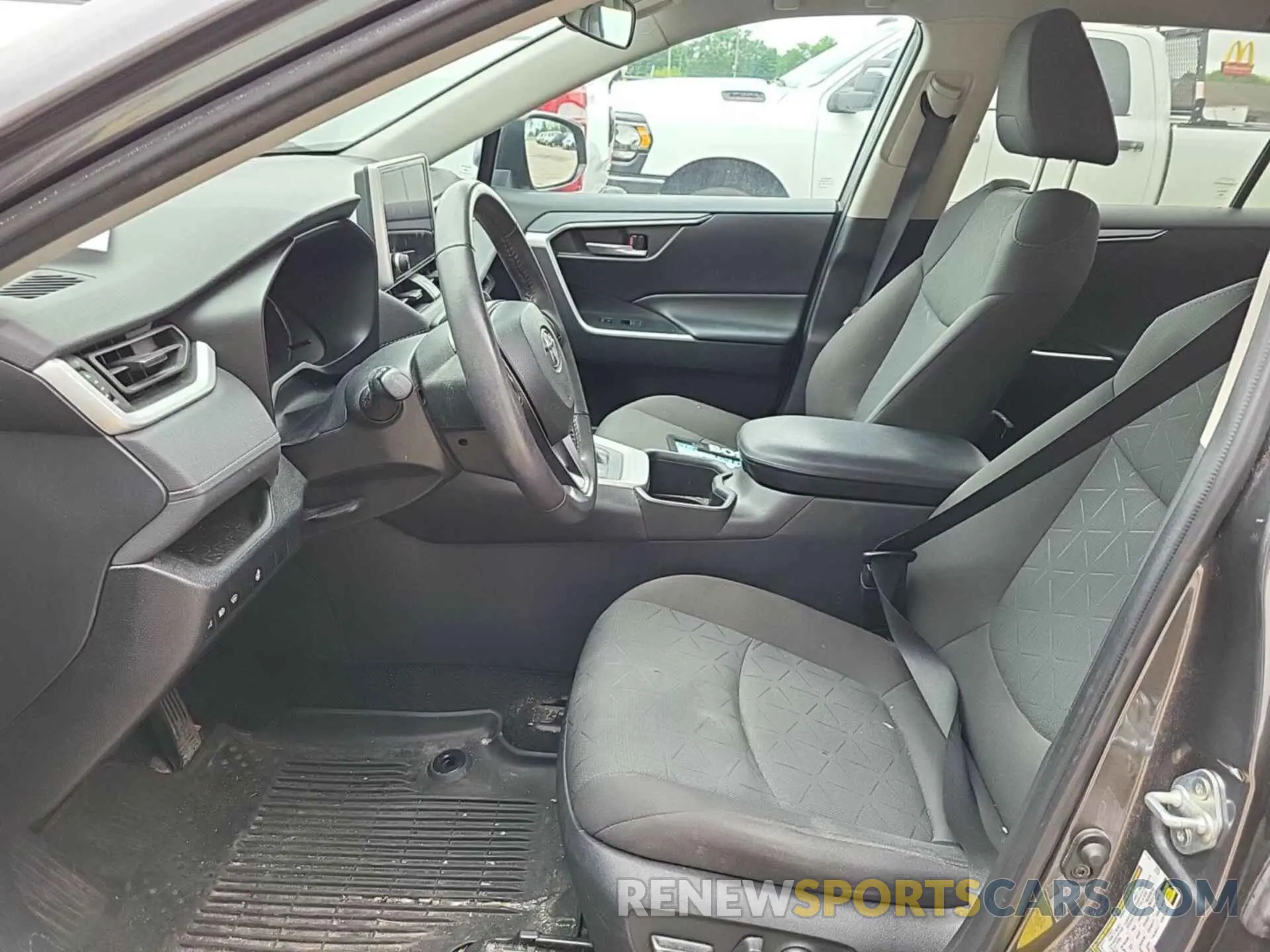 16 Photograph of a damaged car 4T3RWRFV3PU100886 TOYOTA RAV4 2023
