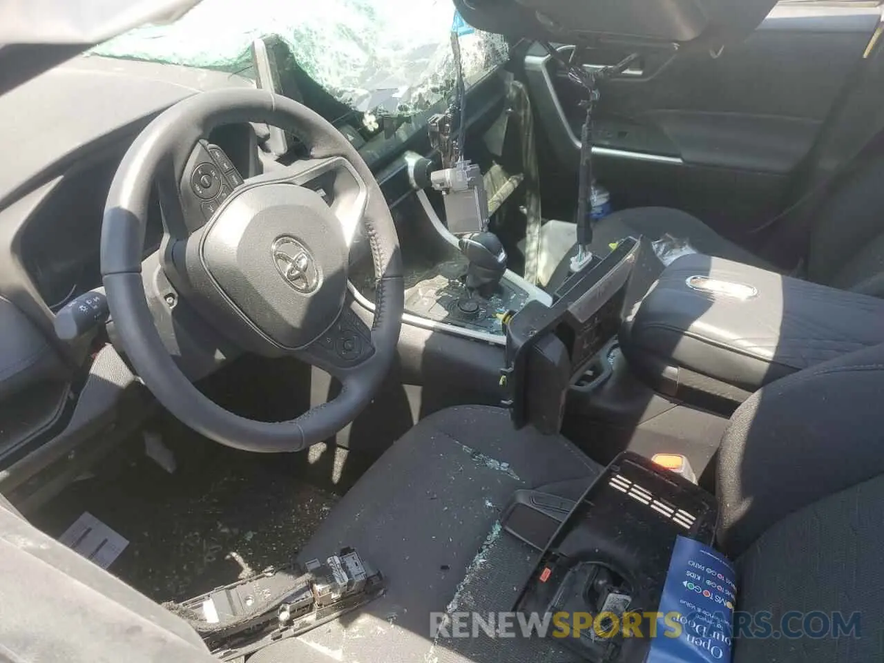 8 Photograph of a damaged car 4T3T6RFV6PU106588 TOYOTA RAV4 2023