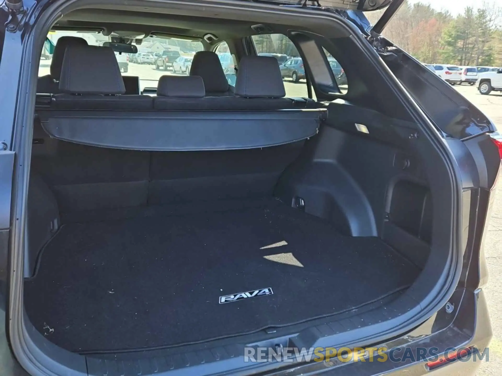 5 Photograph of a damaged car 4T3T6RFVXPU133602 TOYOTA RAV4 2023