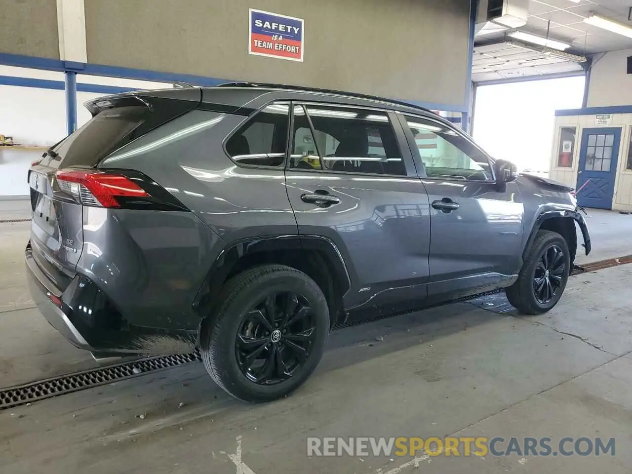 3 Photograph of a damaged car JTM16RFV9PD107948 TOYOTA RAV4 2023