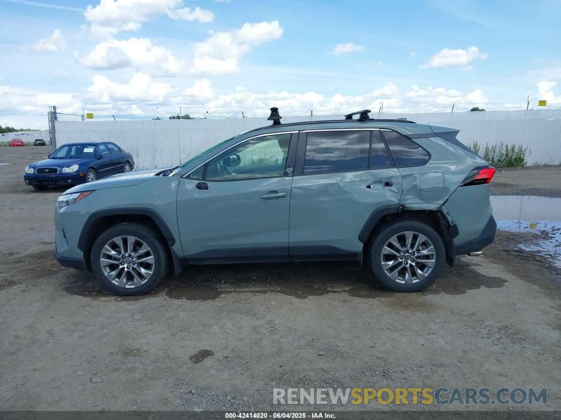 14 Photograph of a damaged car JTMA1RFV8PD097668 TOYOTA RAV4 2023