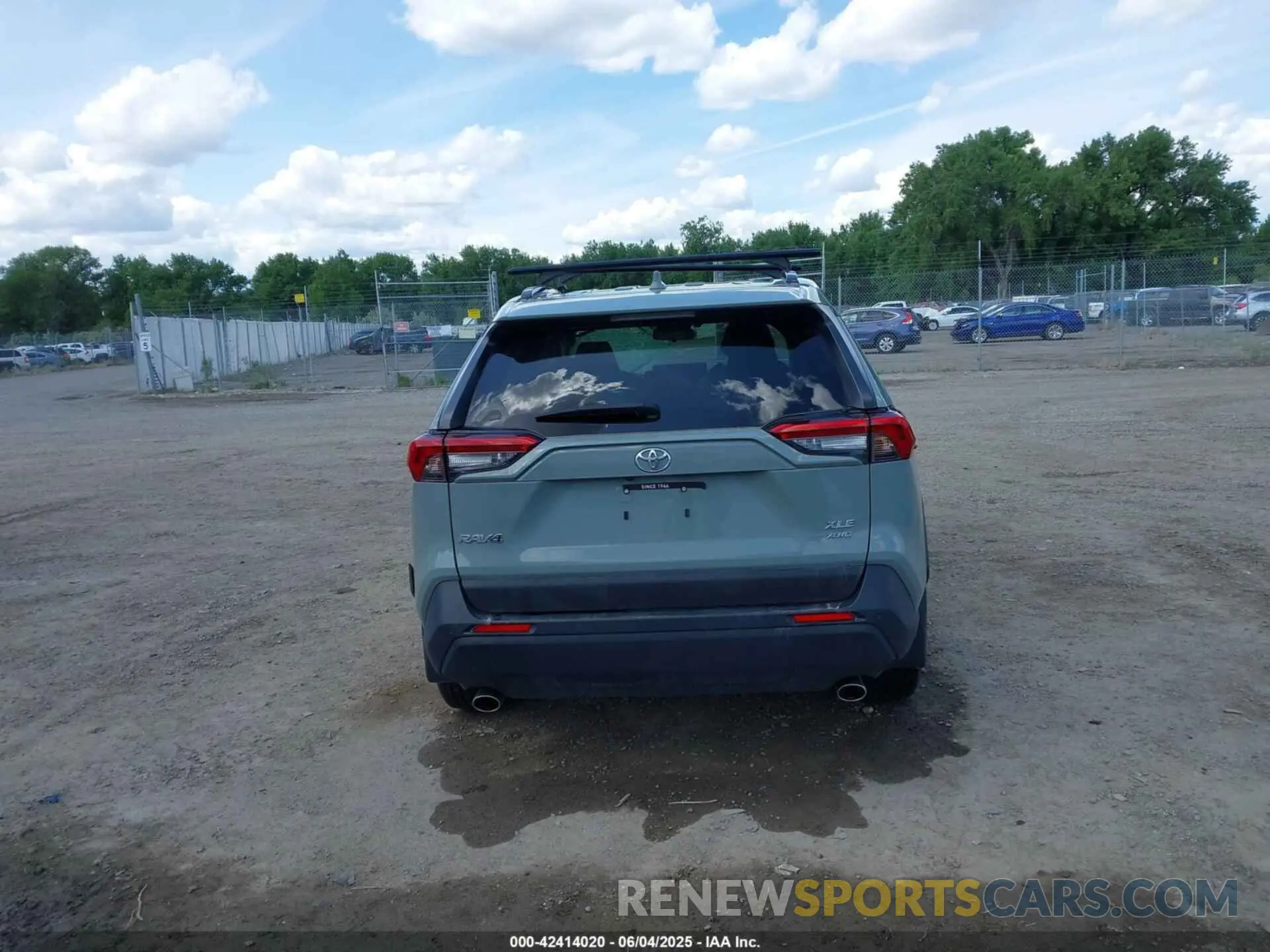 16 Photograph of a damaged car JTMA1RFV8PD097668 TOYOTA RAV4 2023