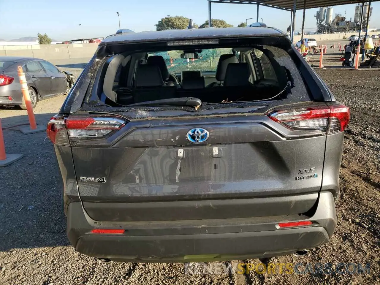 6 Photograph of a damaged car JTMB6RFV0PD544614 TOYOTA RAV4 2023