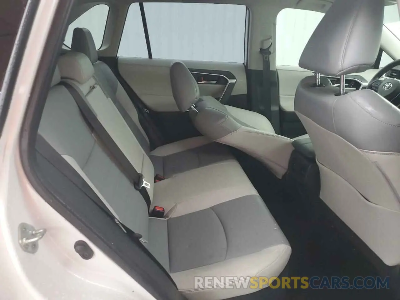 11 Photograph of a damaged car JTMB6RFV5PD092157 TOYOTA RAV4 2023