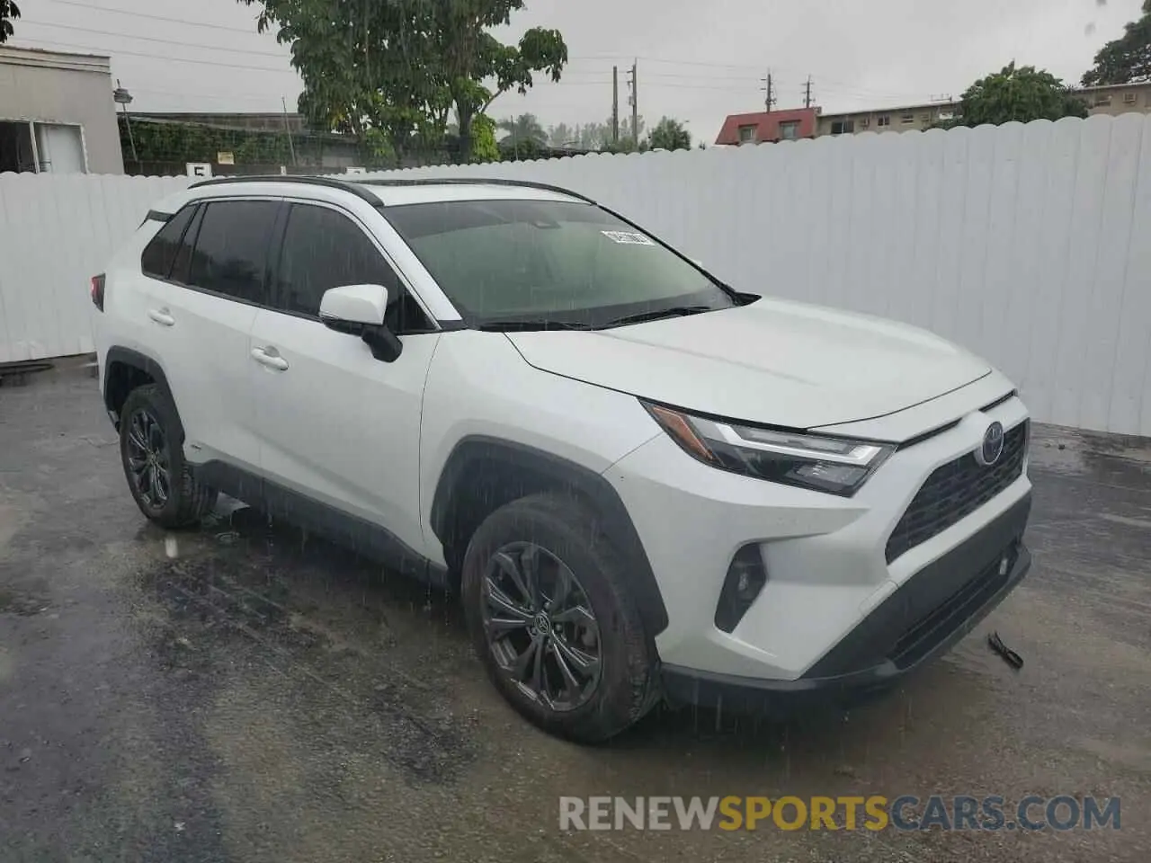 4 Photograph of a damaged car JTMB6RFV5PD092157 TOYOTA RAV4 2023
