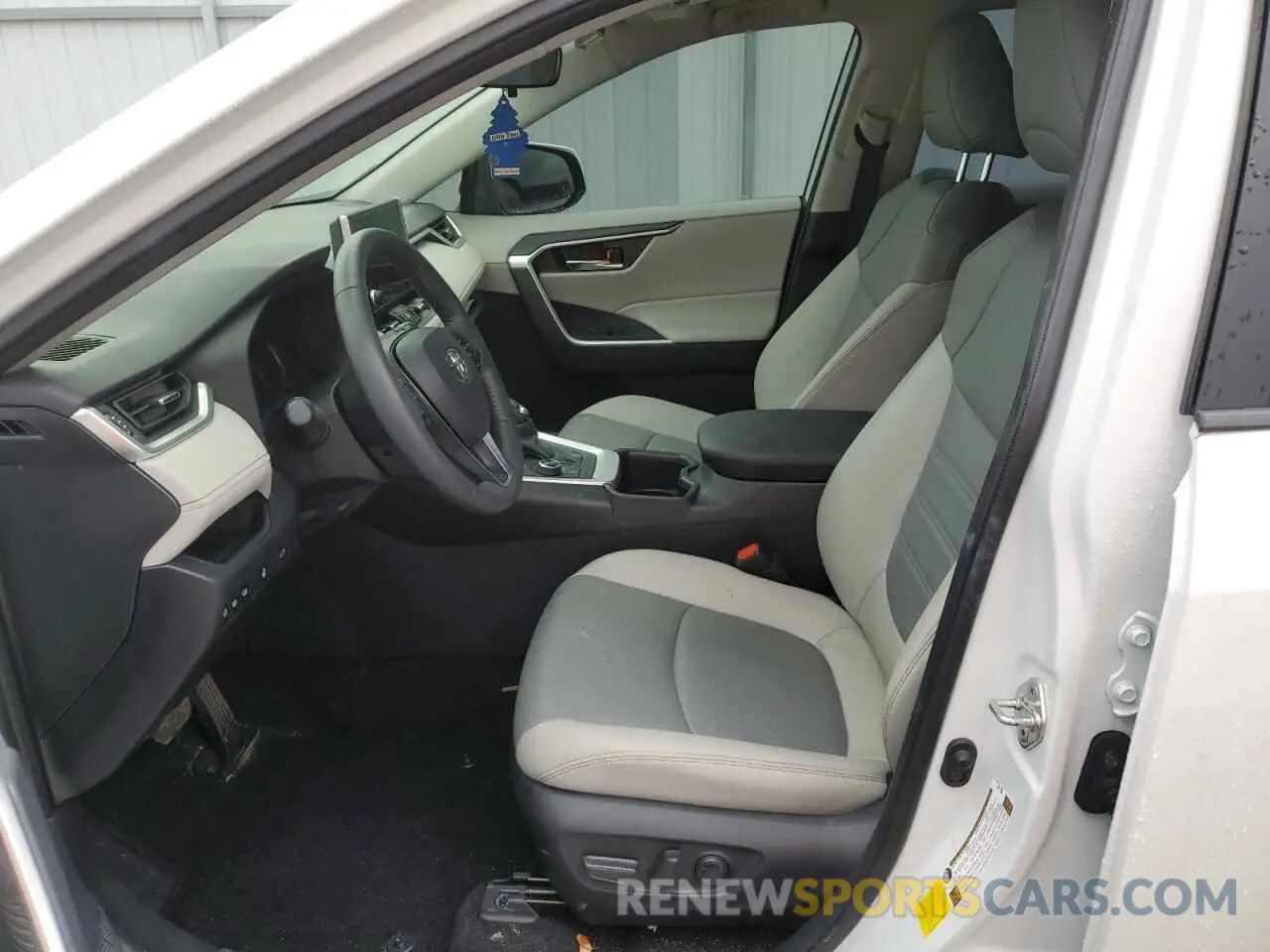 7 Photograph of a damaged car JTMB6RFV5PD092157 TOYOTA RAV4 2023