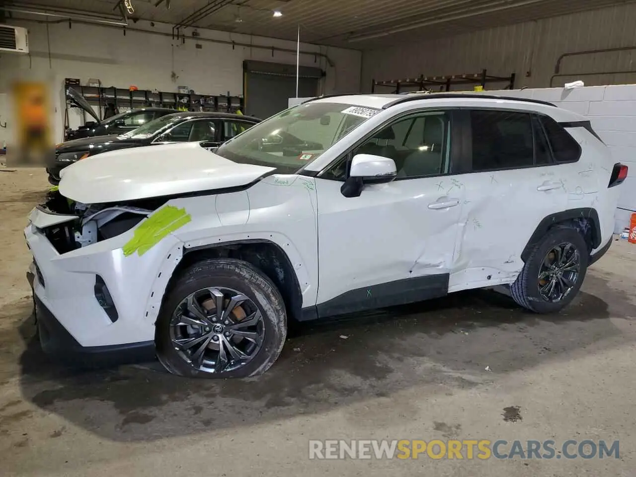 1 Photograph of a damaged car JTMB6RFV6PD085573 TOYOTA RAV4 2023