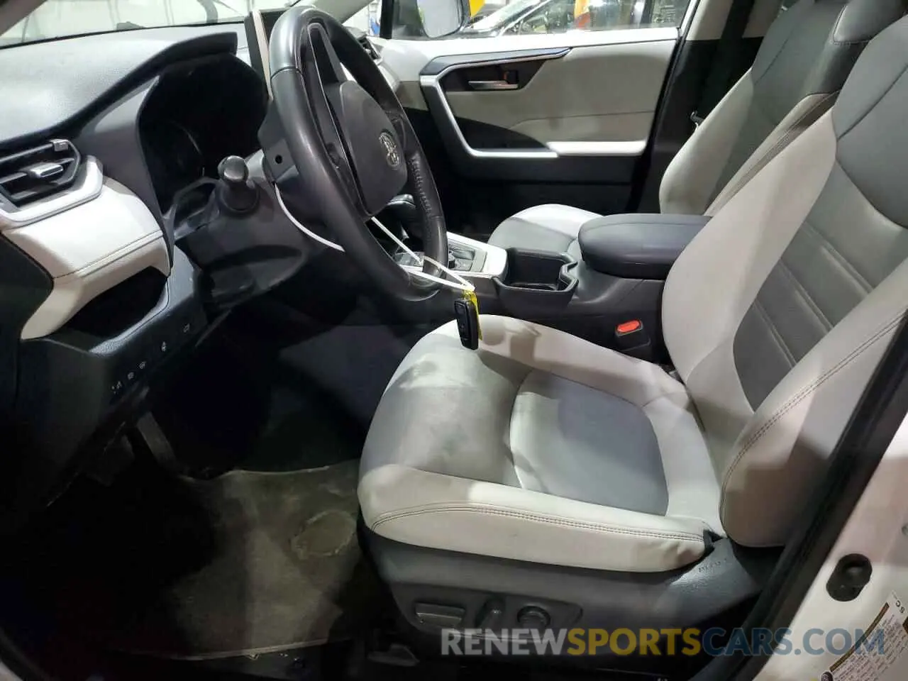 7 Photograph of a damaged car JTMB6RFV6PD085573 TOYOTA RAV4 2023