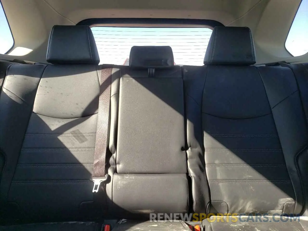 10 Photograph of a damaged car JTMB6RFV6PD101335 TOYOTA RAV4 2023