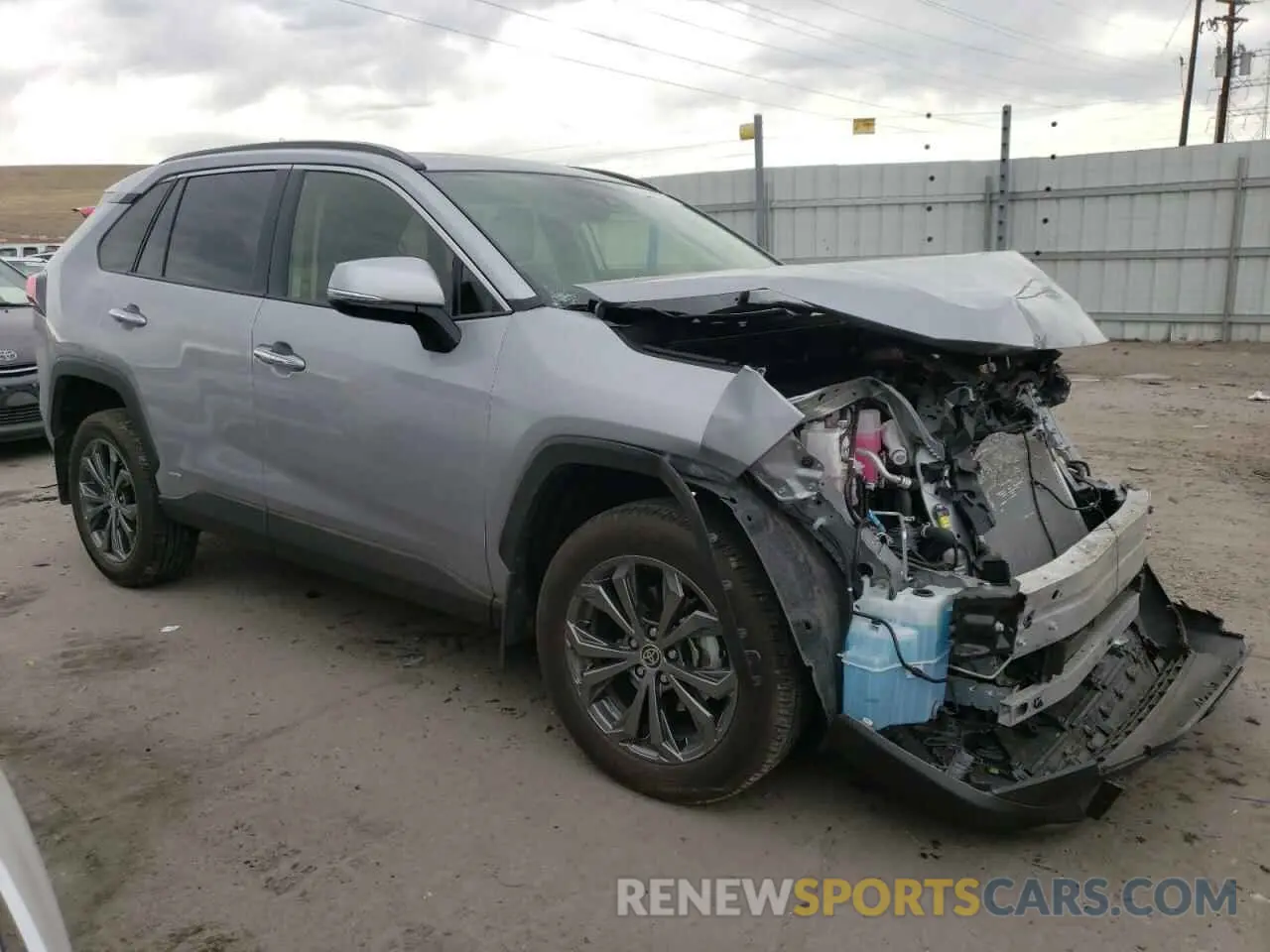 4 Photograph of a damaged car JTMD6RFV1PD112428 TOYOTA RAV4 2023