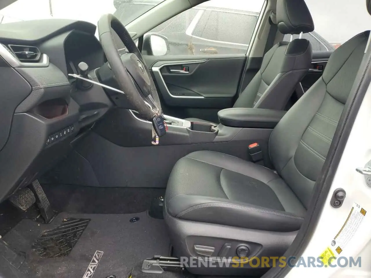 7 Photograph of a damaged car JTMD6RFV3PD093333 TOYOTA RAV4 2023