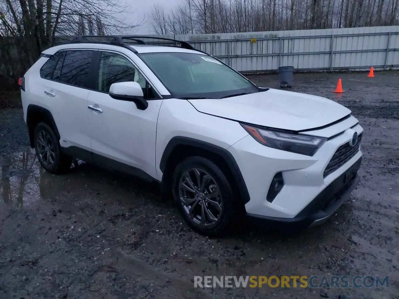 4 Photograph of a damaged car JTMD6RFV5PD099358 TOYOTA RAV4 2023