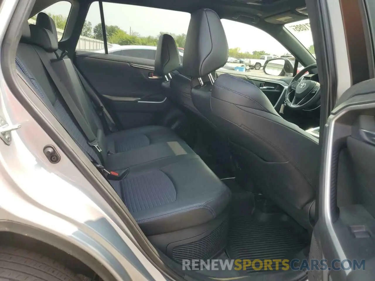11 Photograph of a damaged car JTME6RFV1PD545283 TOYOTA RAV4 2023