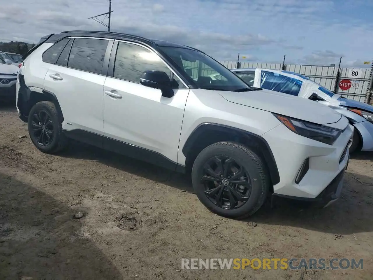 4 Photograph of a damaged car JTME6RFVXPJ038352 TOYOTA RAV4 2023