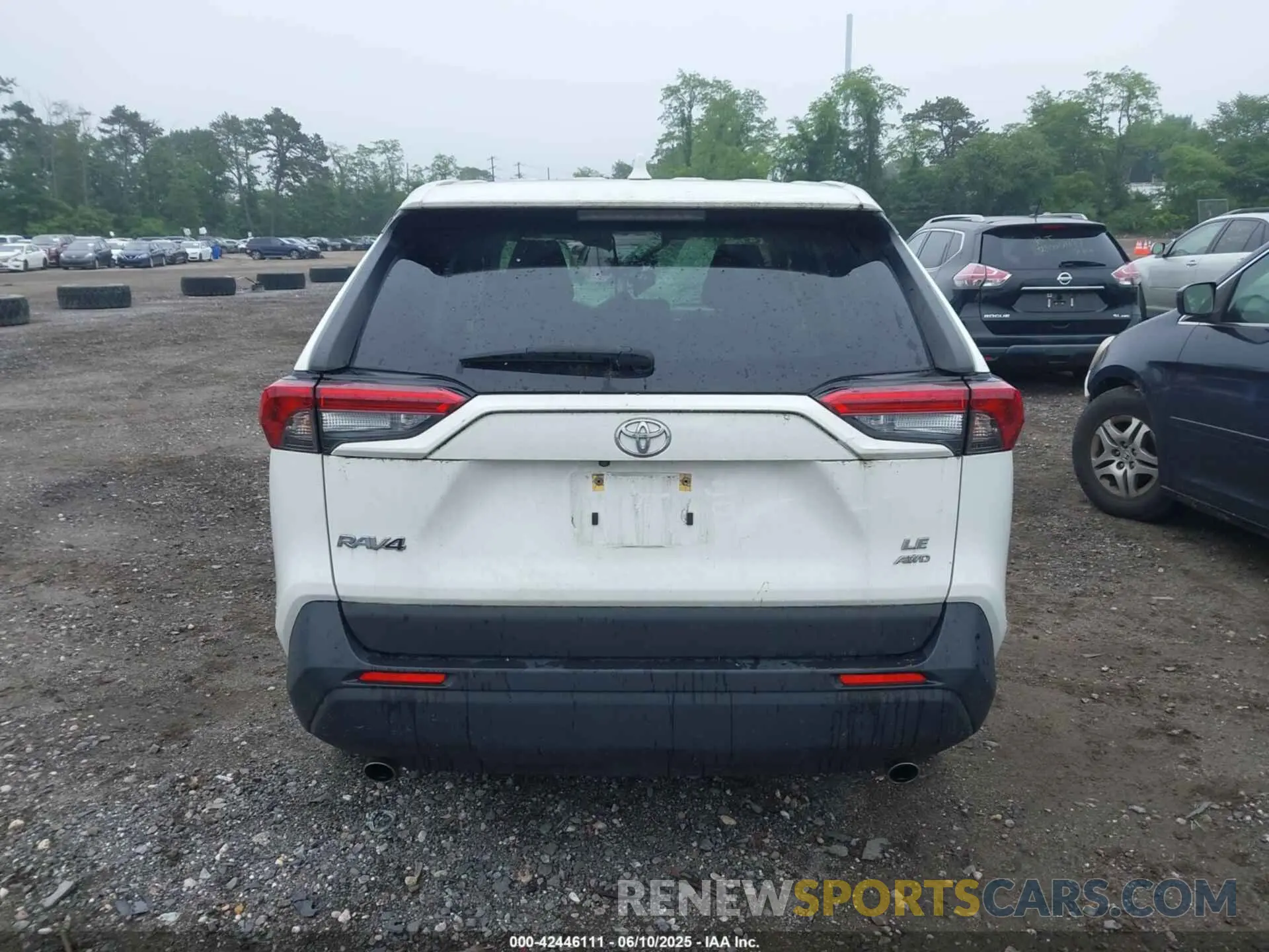 16 Photograph of a damaged car JTMG1RFV3PD093263 TOYOTA RAV4 2023