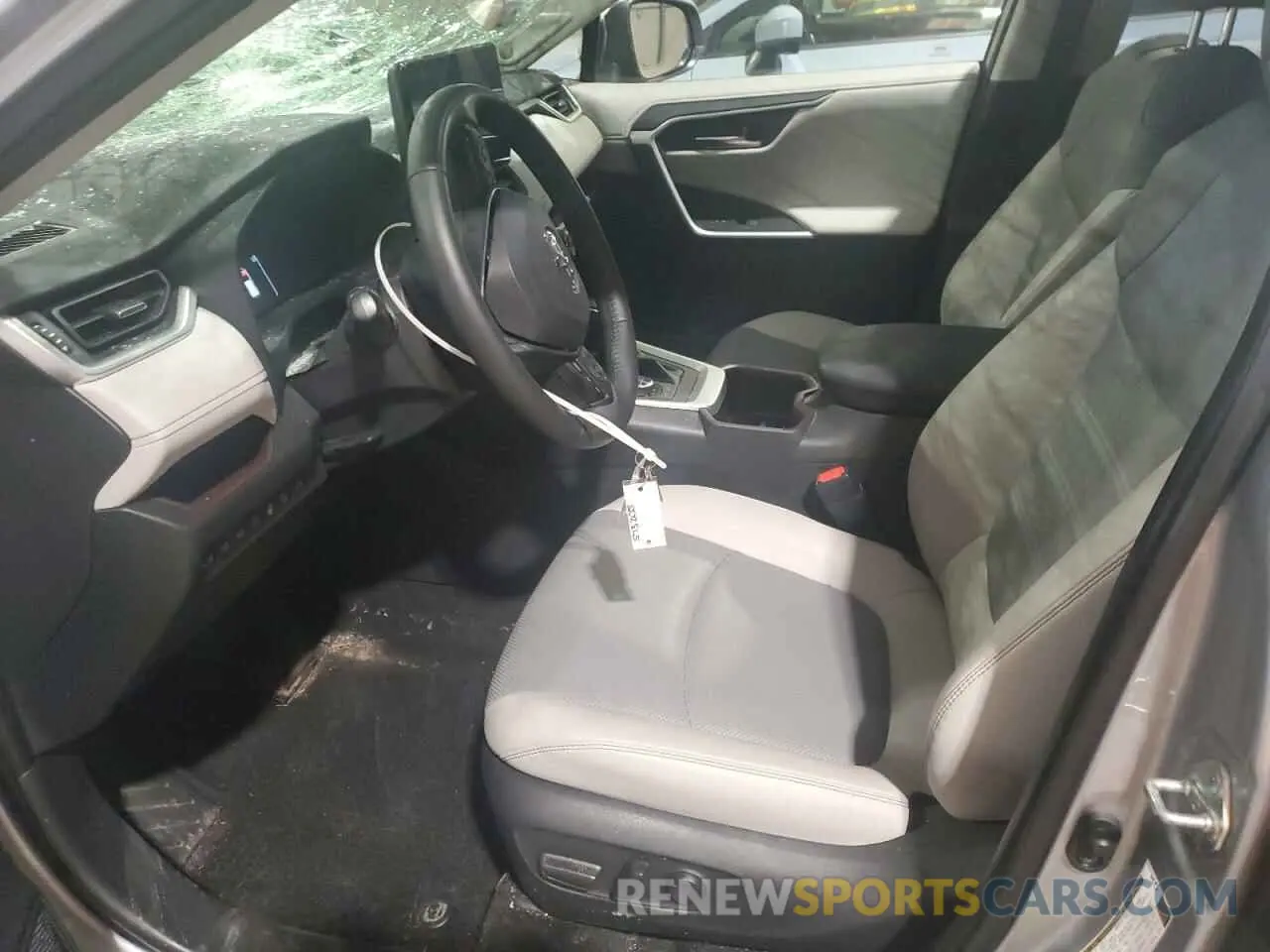 7 Photograph of a damaged car JTMN1RFV4PJ041780 TOYOTA RAV4 2023