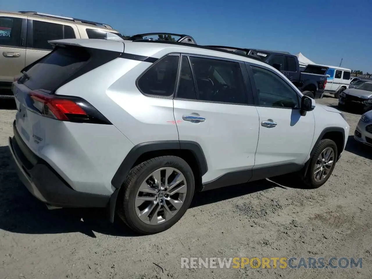 3 Photograph of a damaged car JTMN1RFV8PJ040843 TOYOTA RAV4 2023