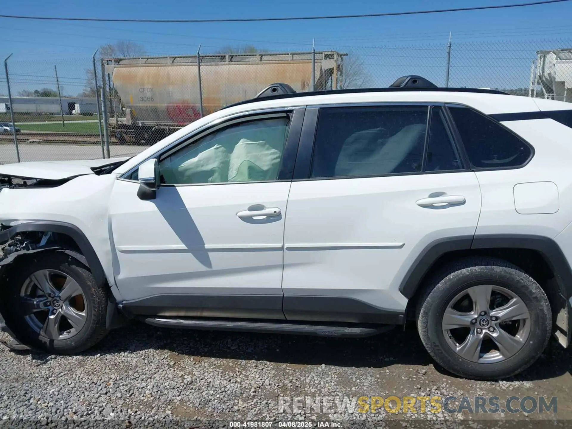 15 Photograph of a damaged car JTMP1RFV1PD093939 TOYOTA RAV4 2023