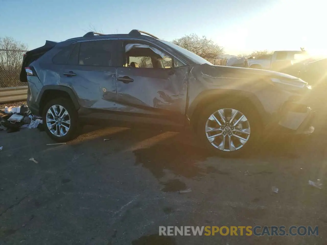 4 Photograph of a damaged car 2T3A1RFV0RC470211 TOYOTA RAV4 2024