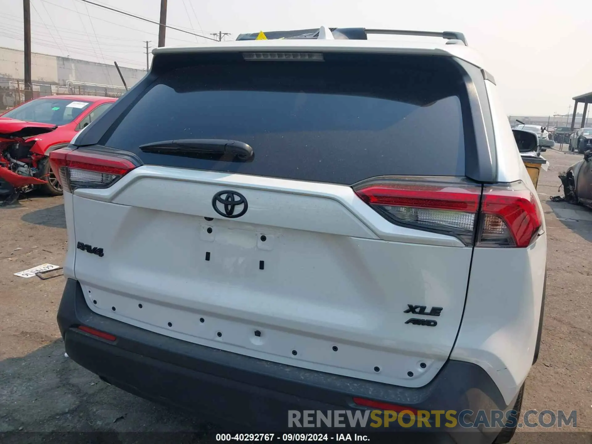 17 Photograph of a damaged car 2T3A1RFV0RW434677 TOYOTA RAV4 2024