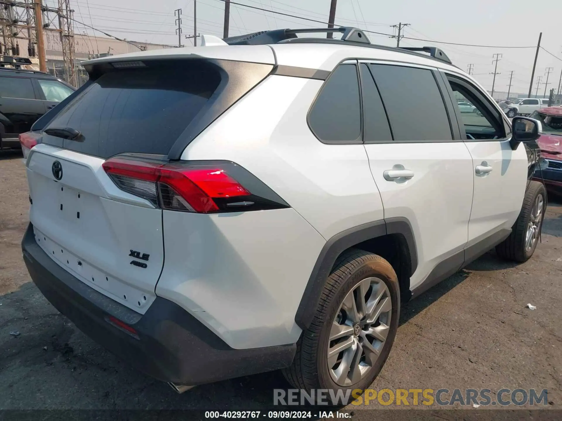 4 Photograph of a damaged car 2T3A1RFV0RW434677 TOYOTA RAV4 2024