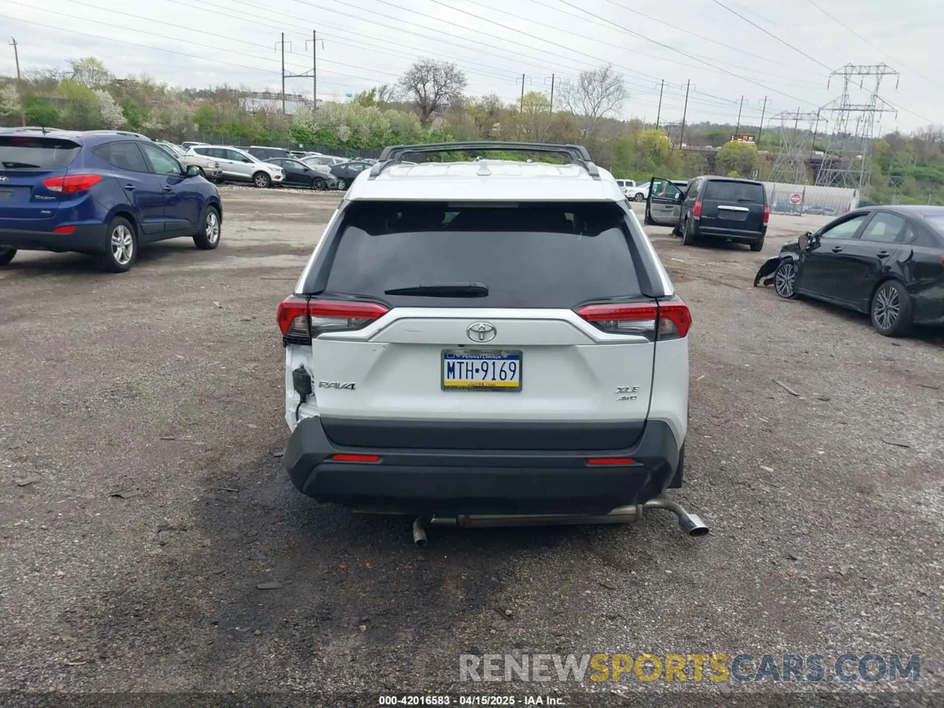 17 Photograph of a damaged car 2T3A1RFV1RW479014 TOYOTA RAV4 2024