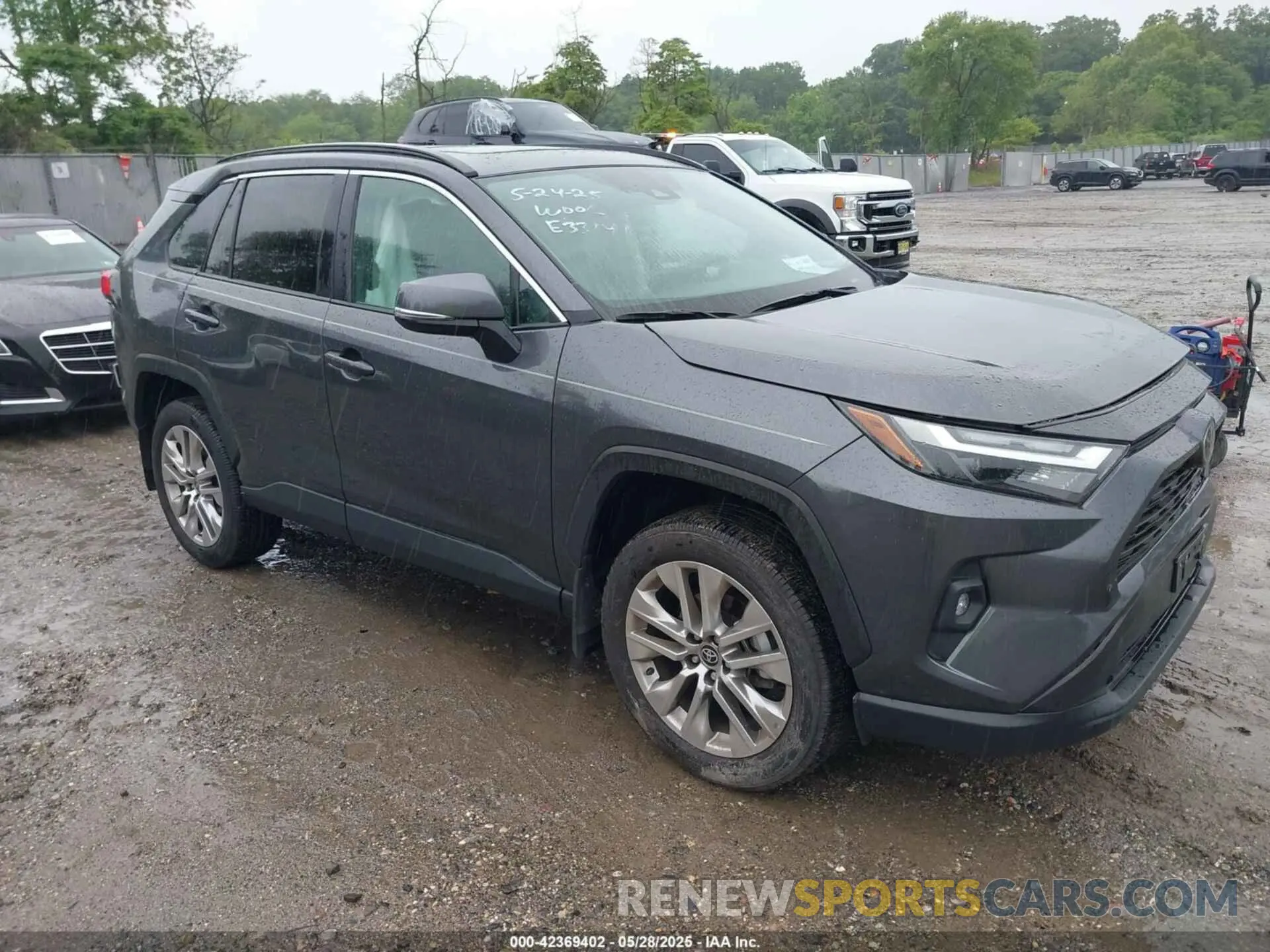 1 Photograph of a damaged car 2T3A1RFV2RC421947 TOYOTA RAV4 2024