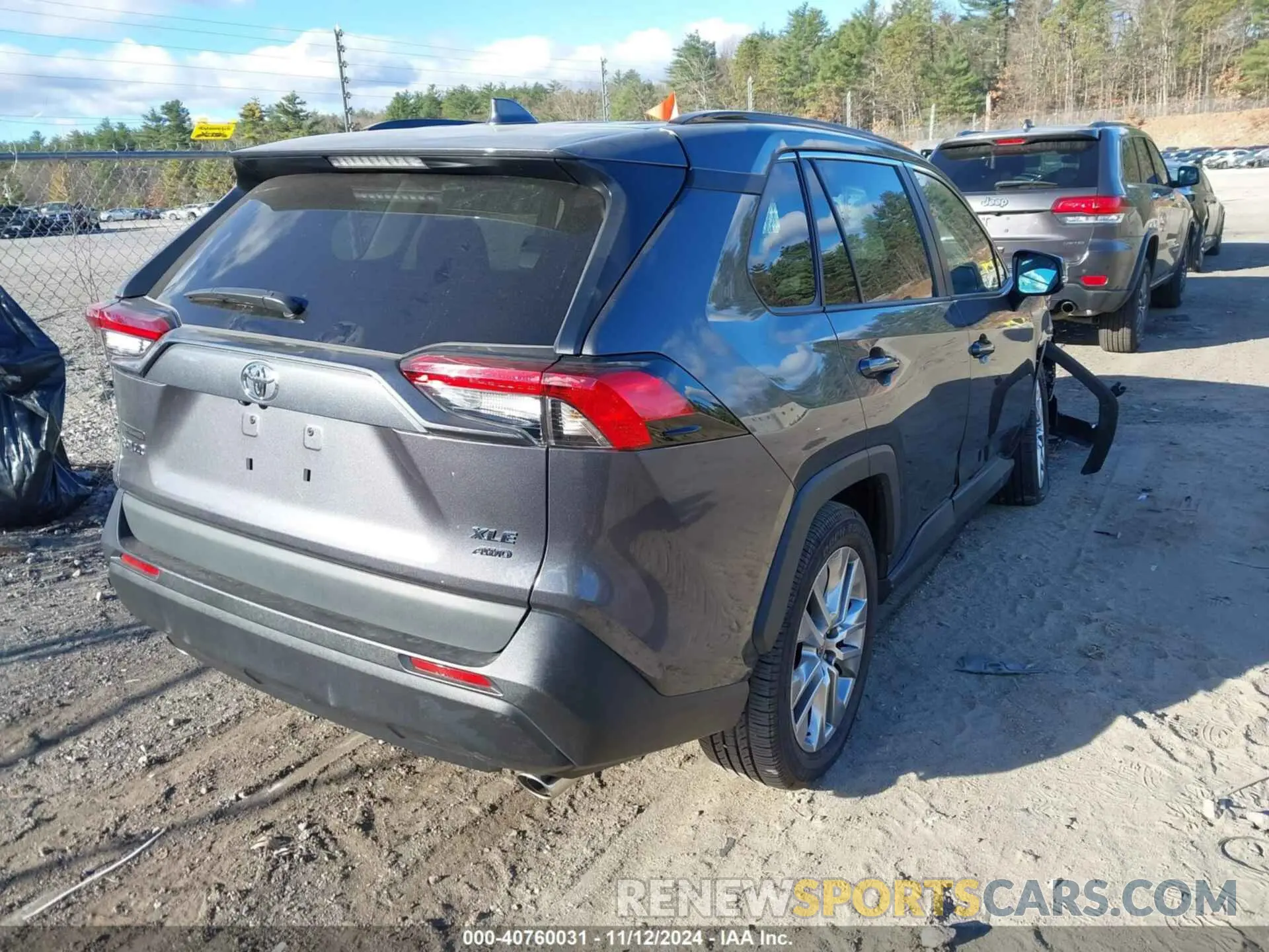 4 Photograph of a damaged car 2T3A1RFV2RC457752 TOYOTA RAV4 2024