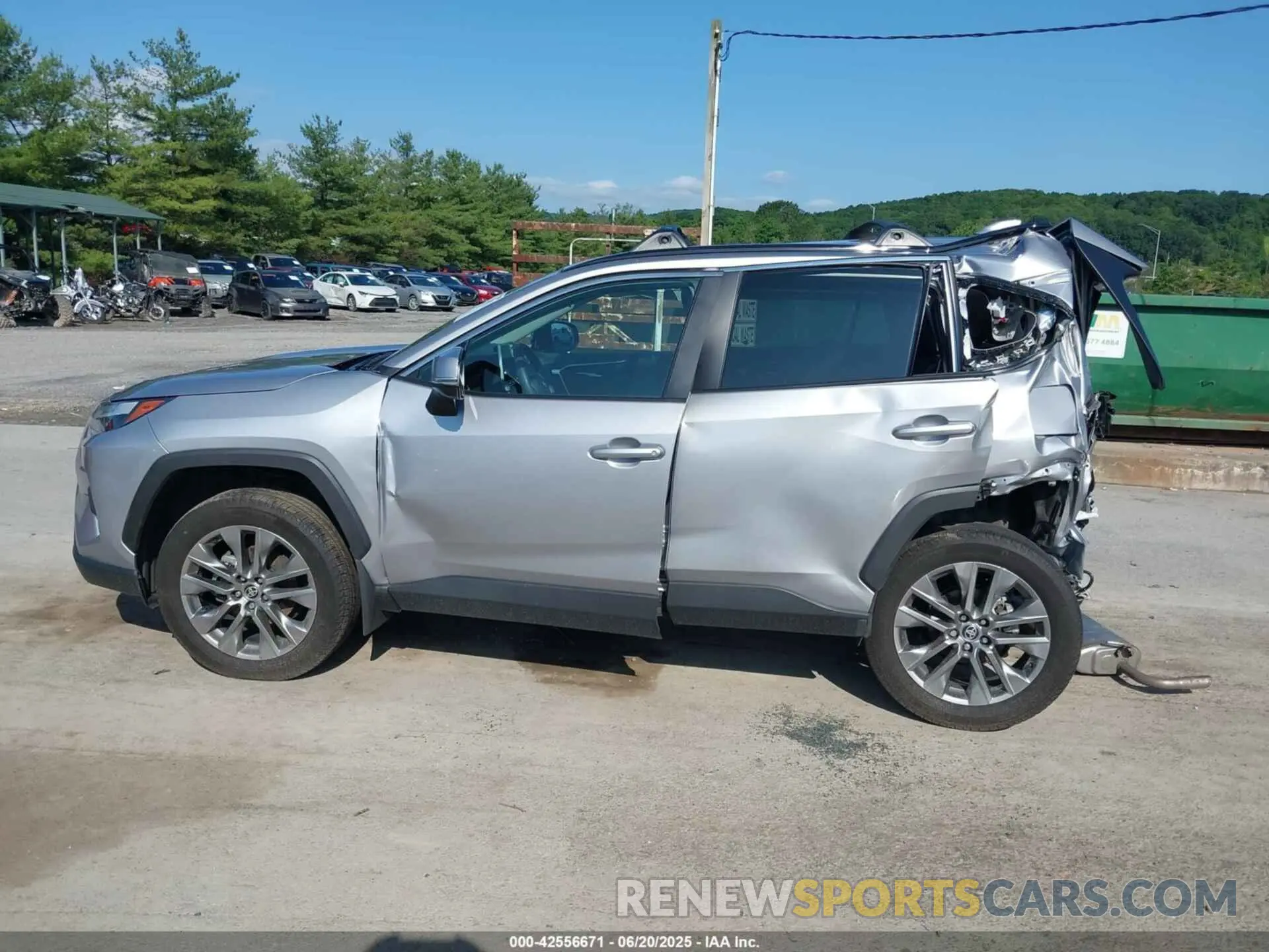 14 Photograph of a damaged car 2T3A1RFV2RC461798 TOYOTA RAV4 2024