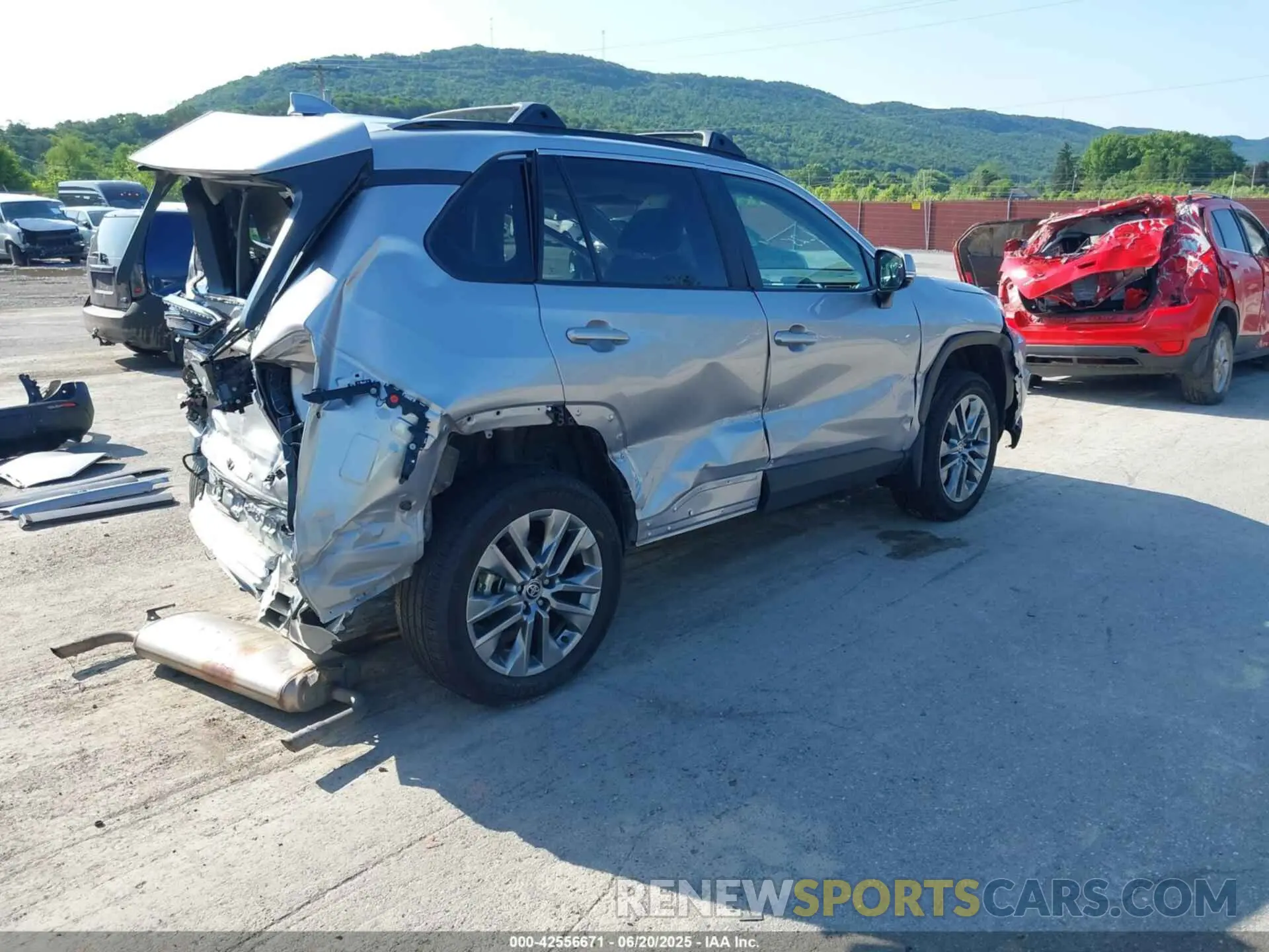 4 Photograph of a damaged car 2T3A1RFV2RC461798 TOYOTA RAV4 2024