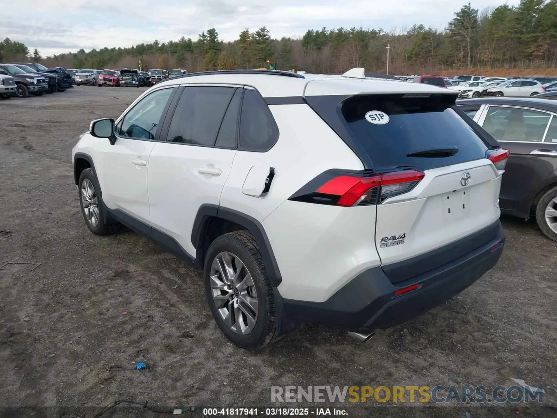 3 Photograph of a damaged car 2T3A1RFV2RW435605 TOYOTA RAV4 2024
