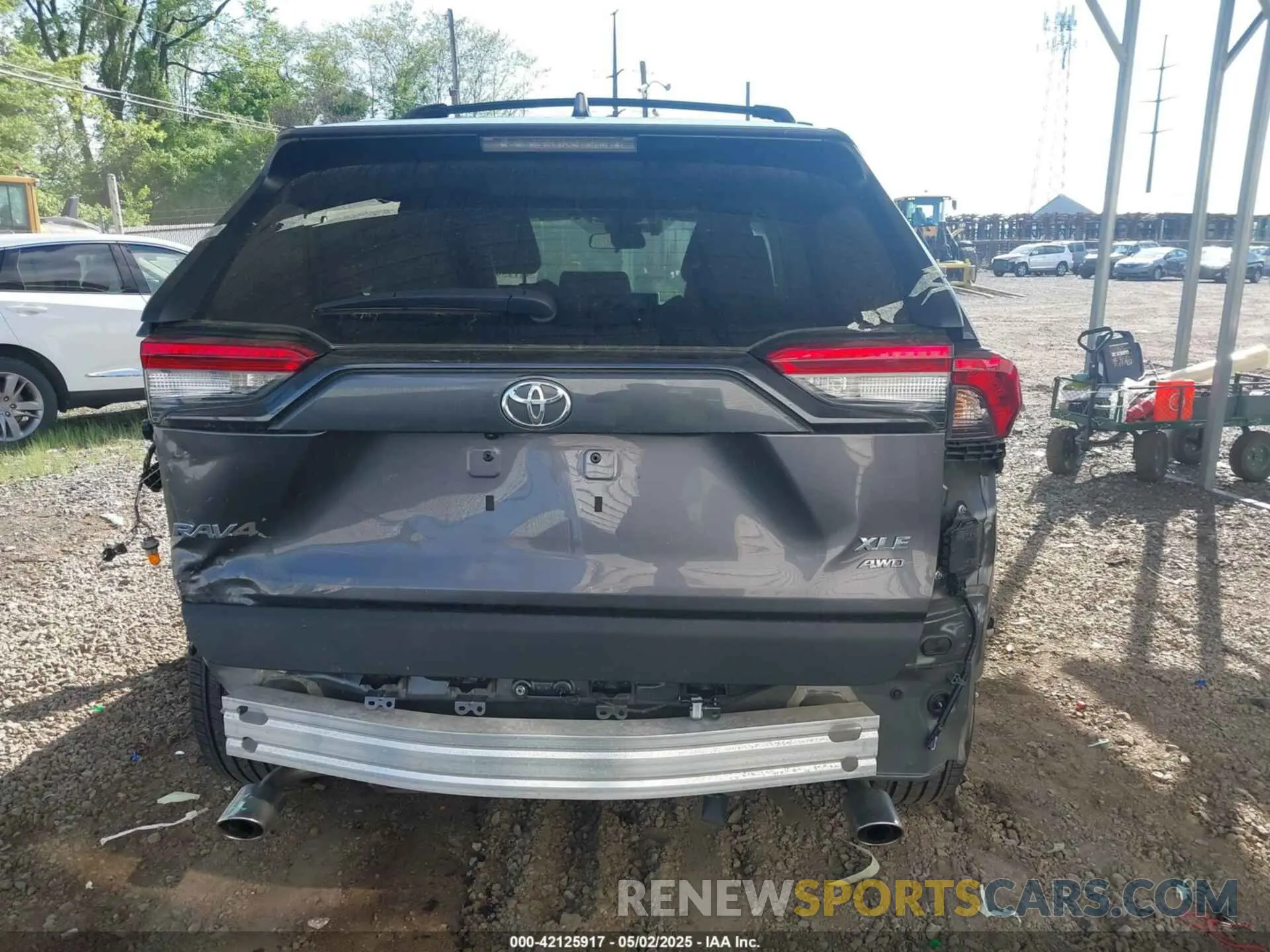 17 Photograph of a damaged car 2T3A1RFV3RC399408 TOYOTA RAV4 2024