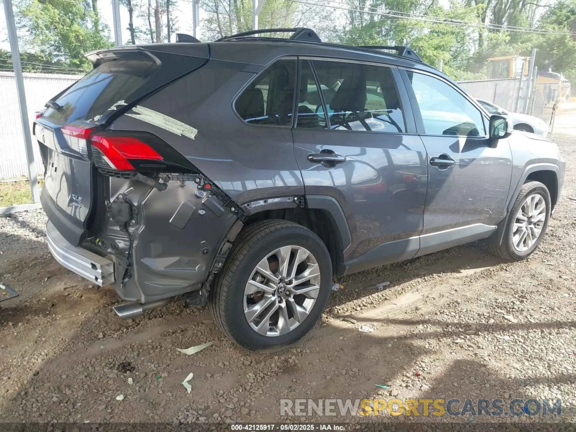 4 Photograph of a damaged car 2T3A1RFV3RC399408 TOYOTA RAV4 2024