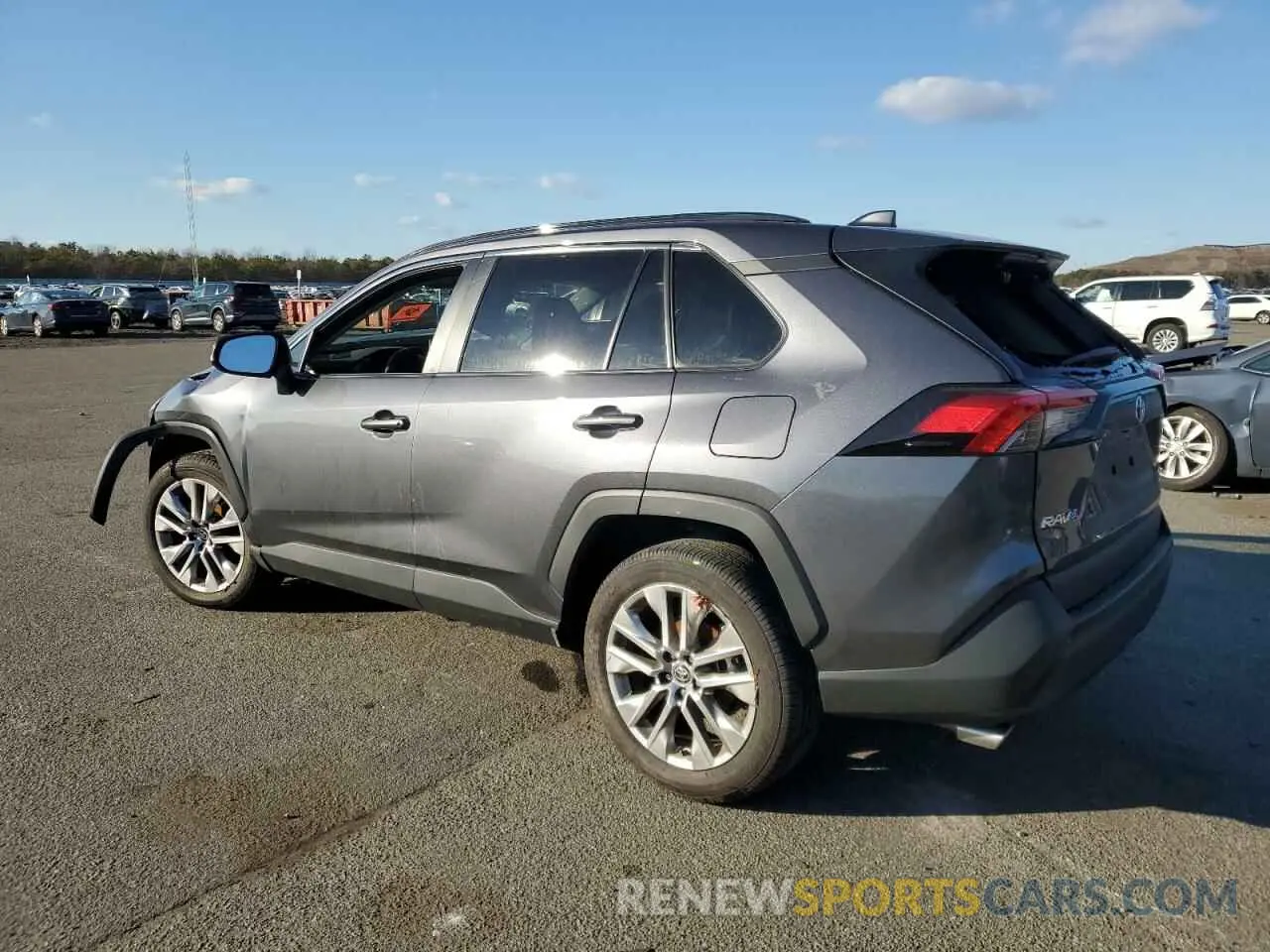 2 Photograph of a damaged car 2T3A1RFV4RC432061 TOYOTA RAV4 2024