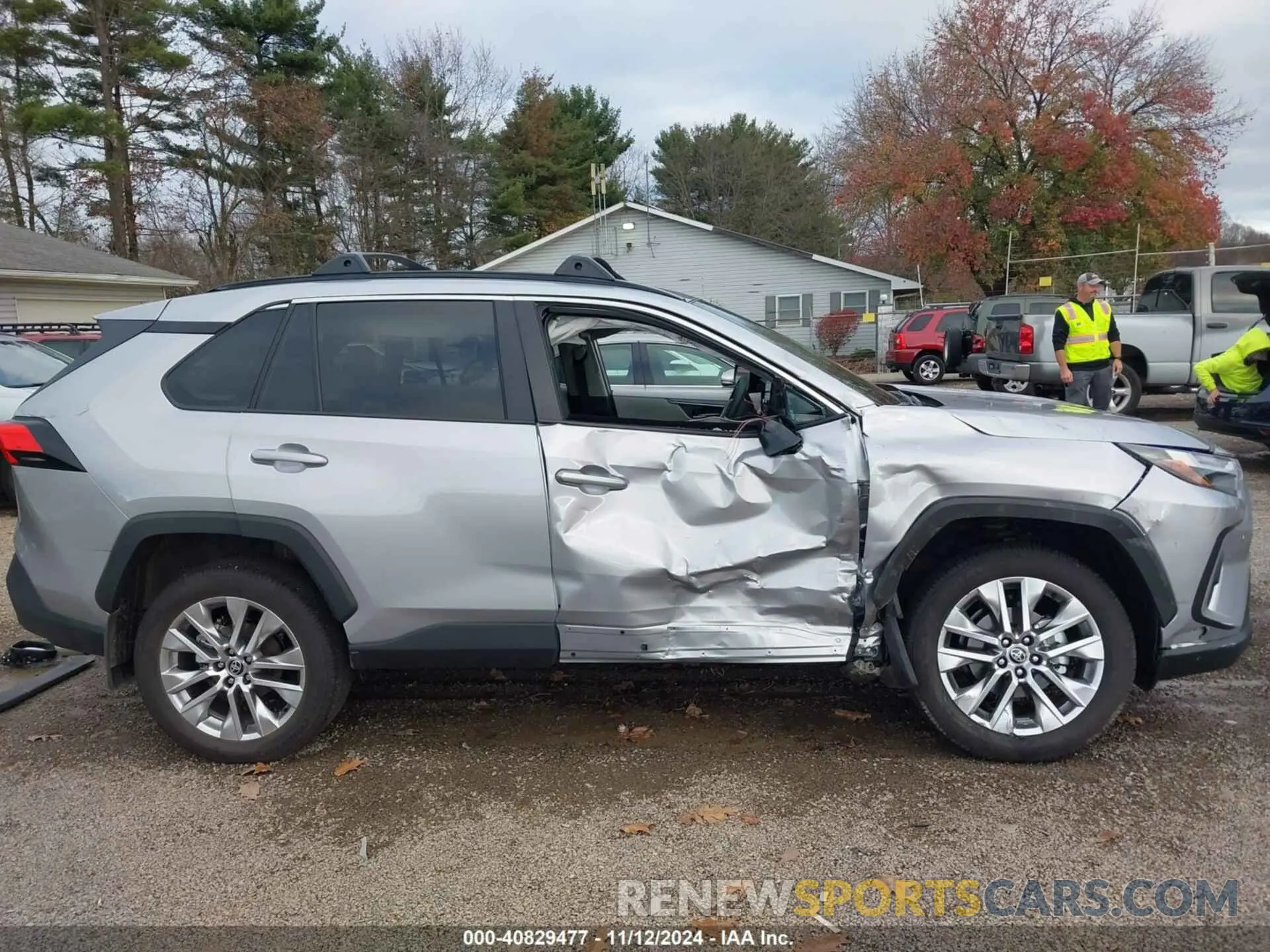 14 Photograph of a damaged car 2T3A1RFV4RC476514 TOYOTA RAV4 2024