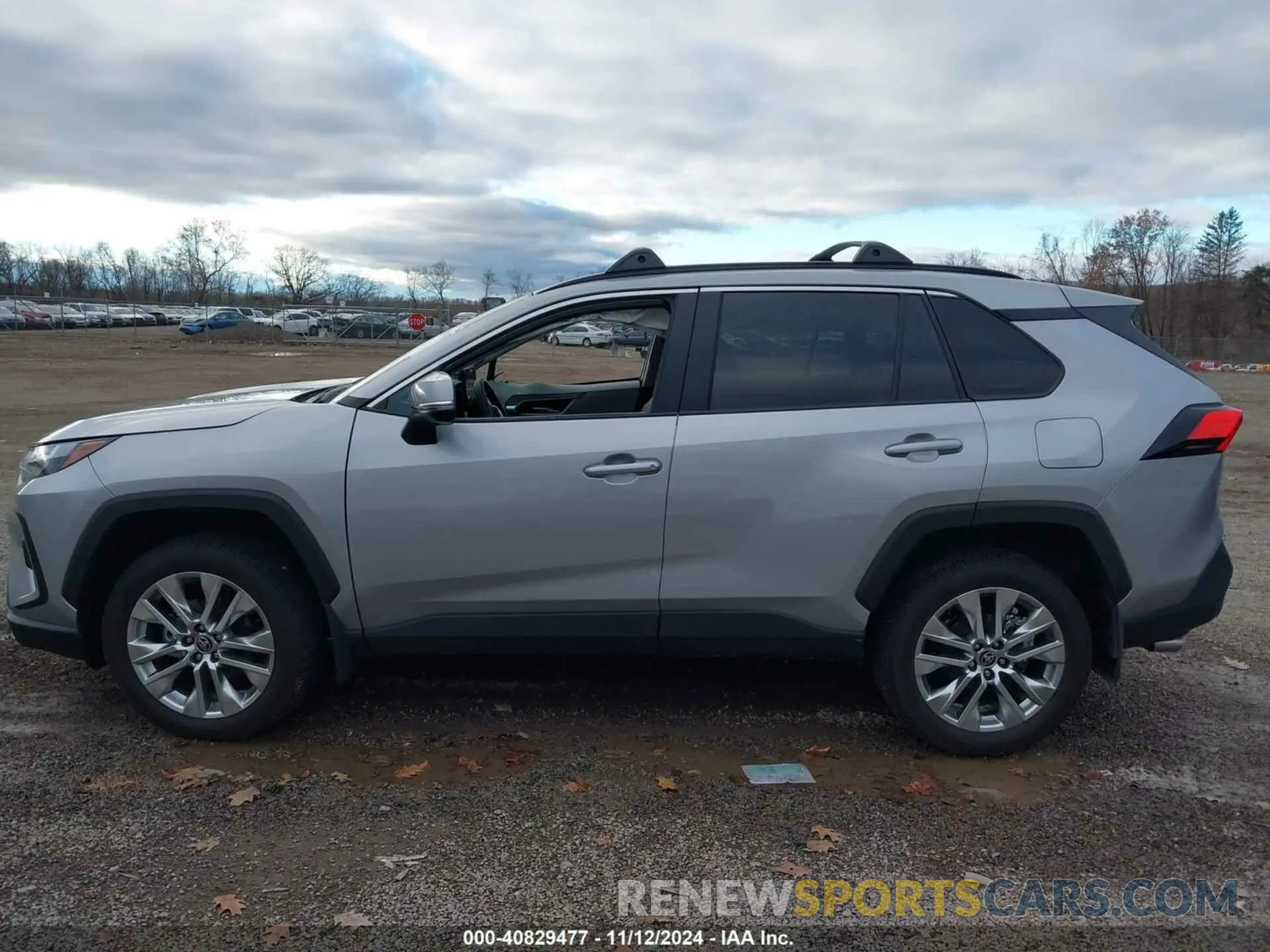 15 Photograph of a damaged car 2T3A1RFV4RC476514 TOYOTA RAV4 2024