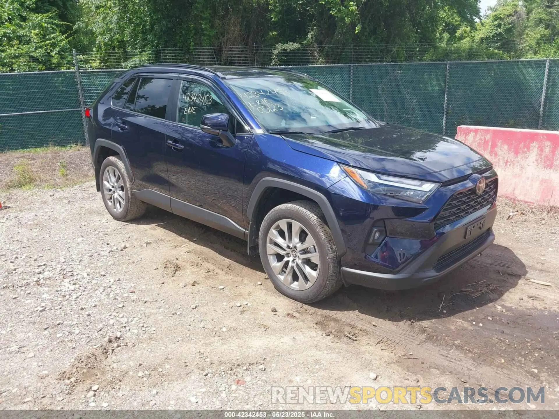 1 Photograph of a damaged car 2T3A1RFV4RW411404 TOYOTA RAV4 2024