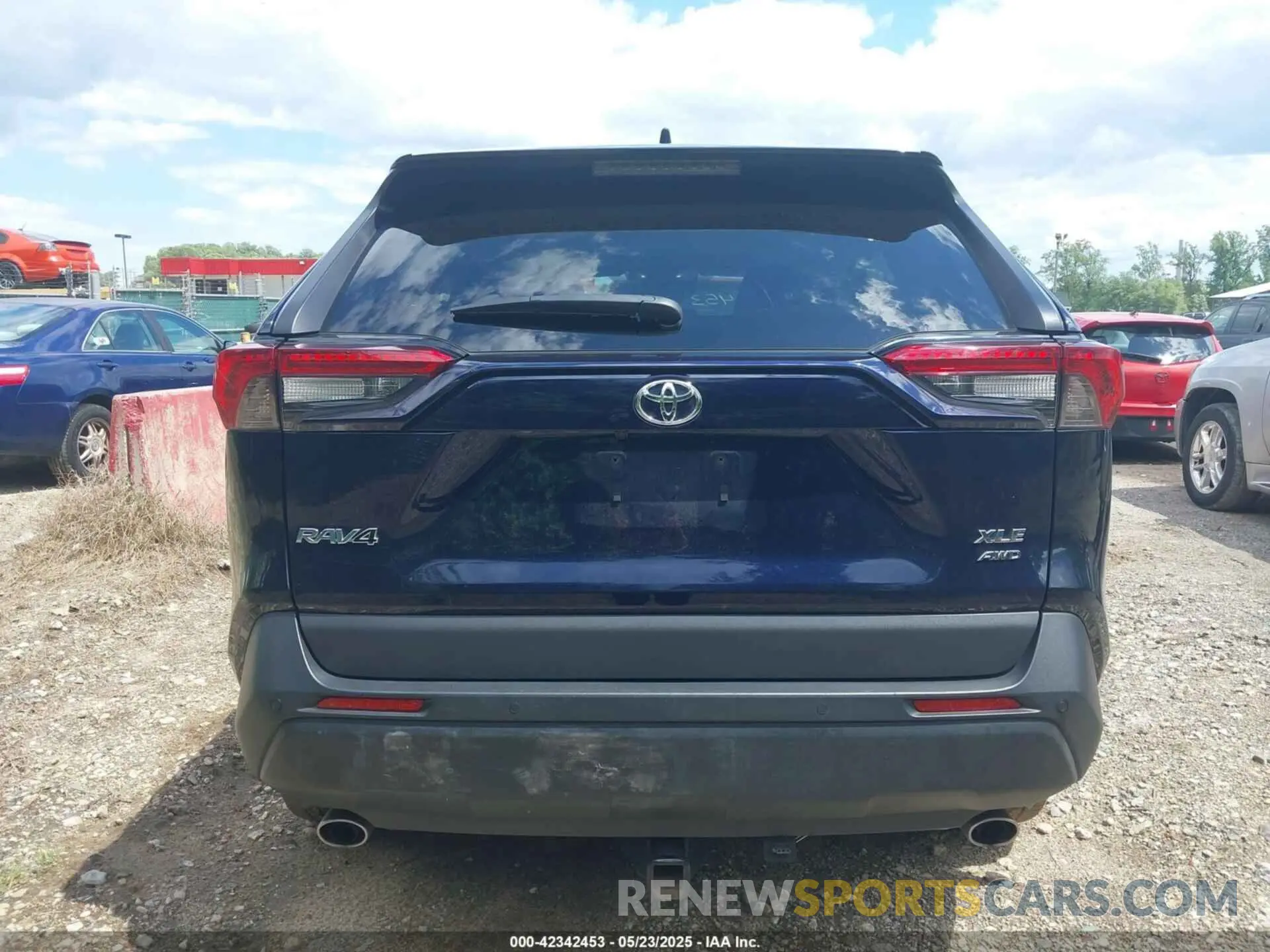 16 Photograph of a damaged car 2T3A1RFV4RW411404 TOYOTA RAV4 2024
