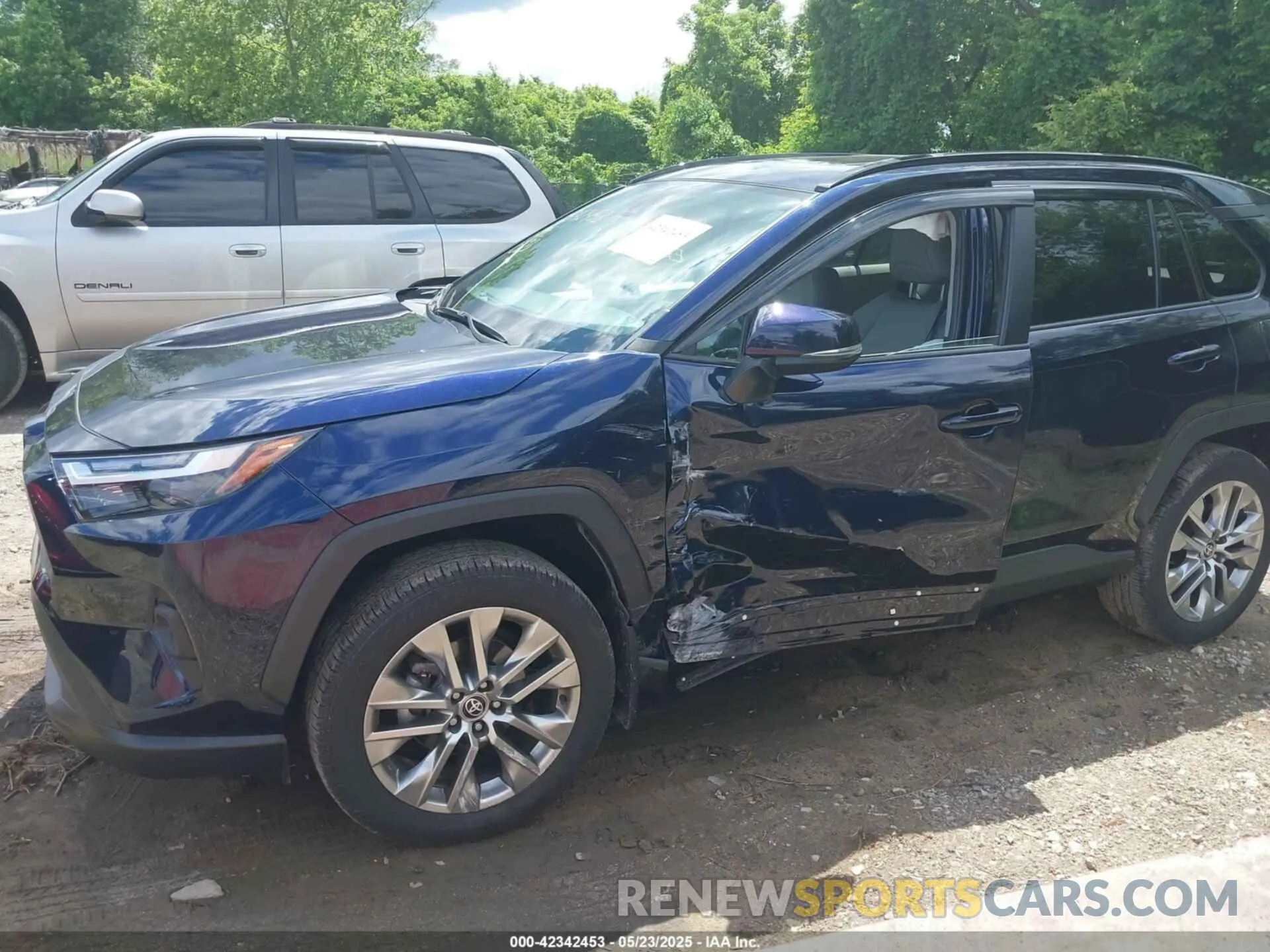 6 Photograph of a damaged car 2T3A1RFV4RW411404 TOYOTA RAV4 2024