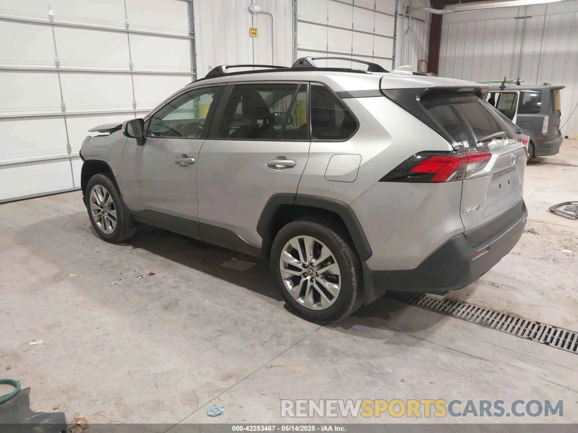 3 Photograph of a damaged car 2T3A1RFV4RW434469 TOYOTA RAV4 2024