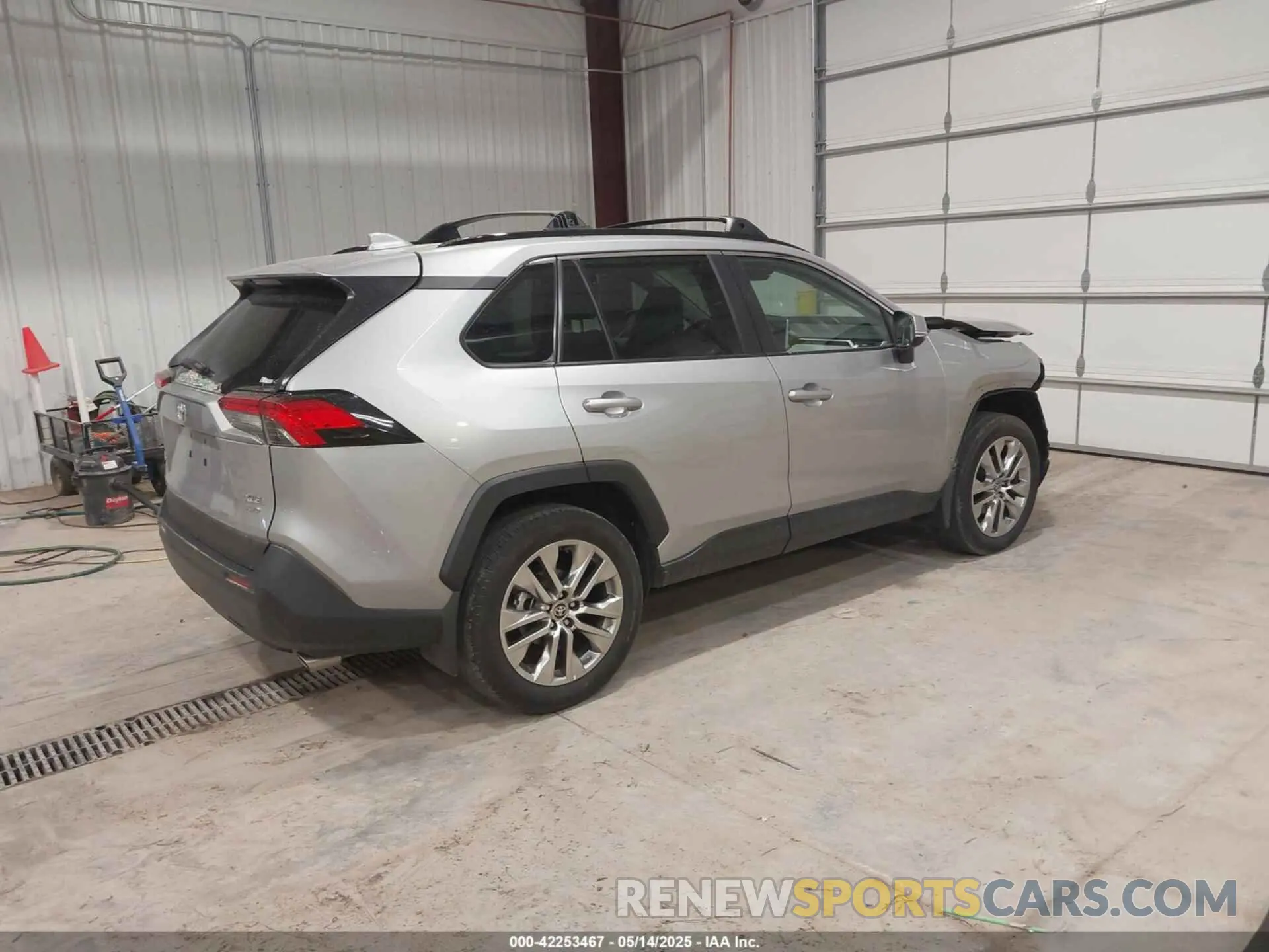 4 Photograph of a damaged car 2T3A1RFV4RW434469 TOYOTA RAV4 2024