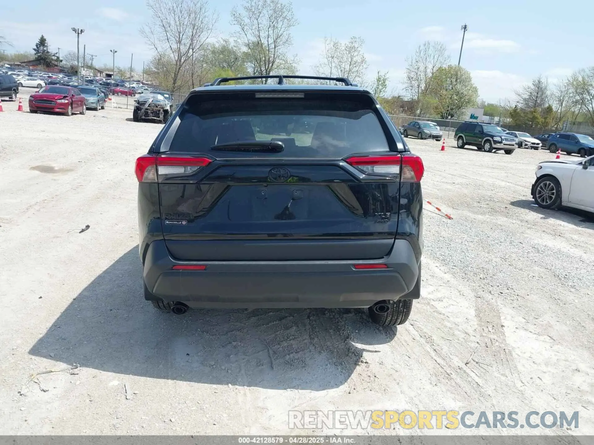 16 Photograph of a damaged car 2T3A1RFV5RW469473 TOYOTA RAV4 2024