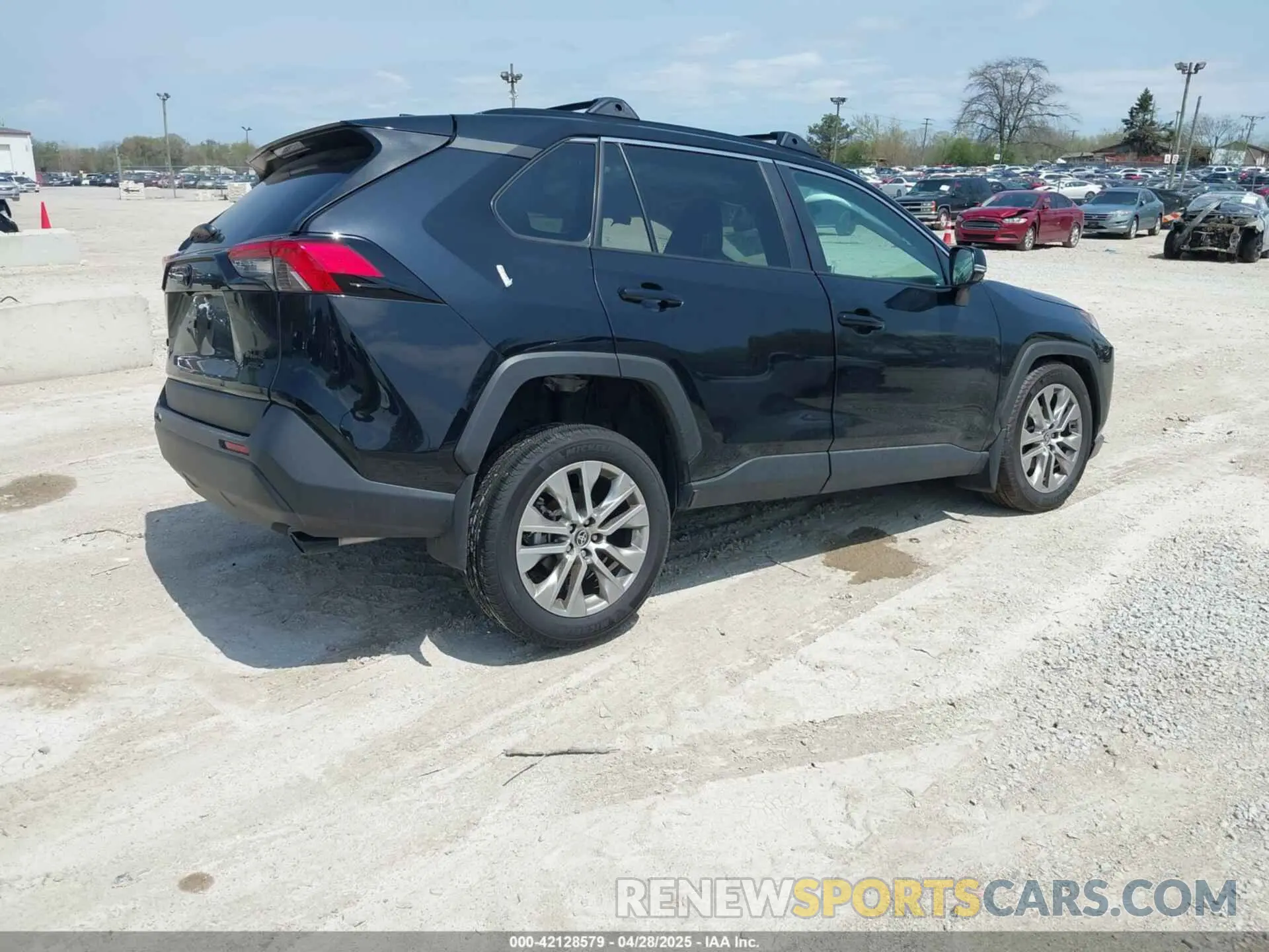 4 Photograph of a damaged car 2T3A1RFV5RW469473 TOYOTA RAV4 2024