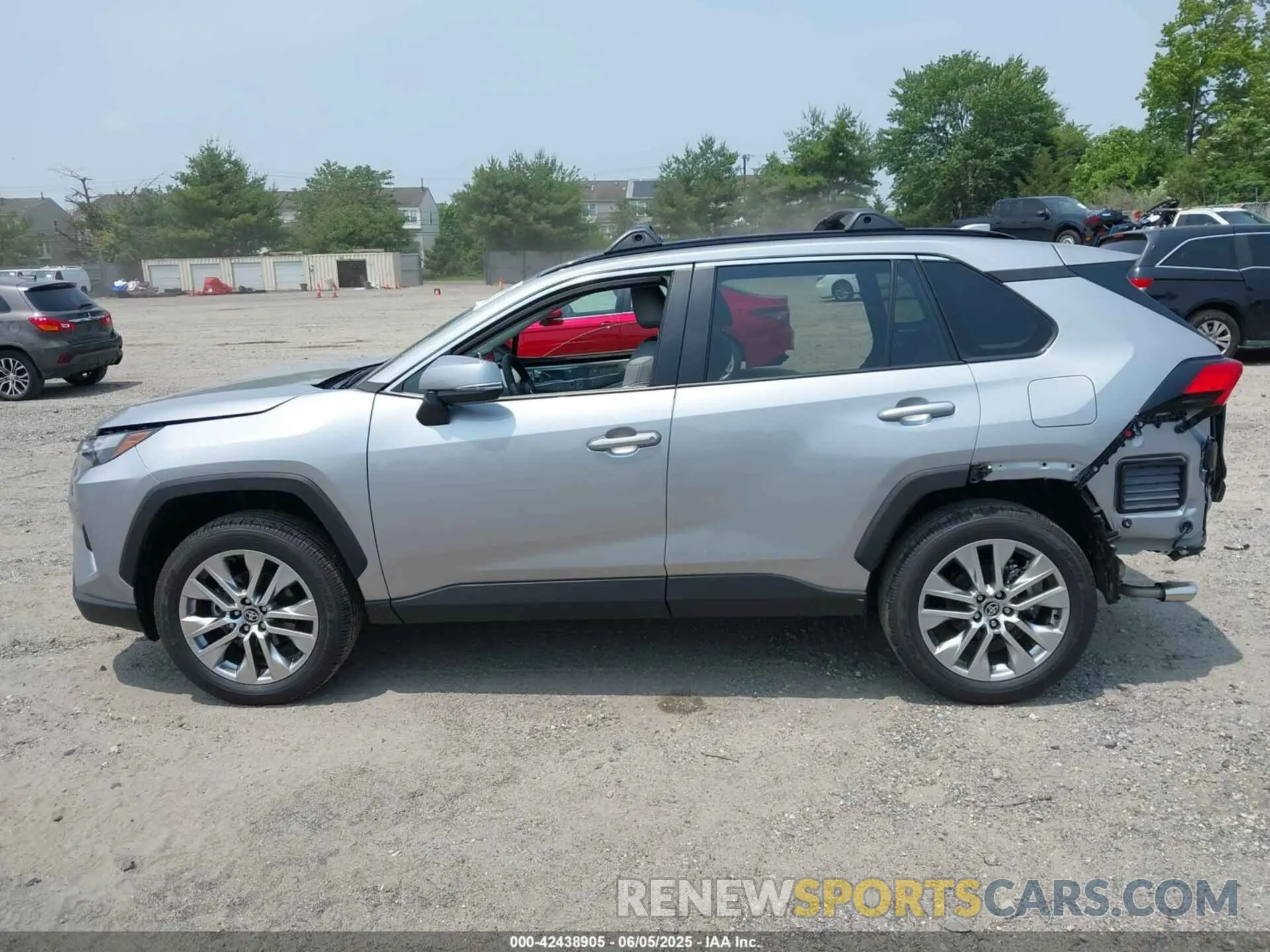 14 Photograph of a damaged car 2T3A1RFV6RC462114 TOYOTA RAV4 2024