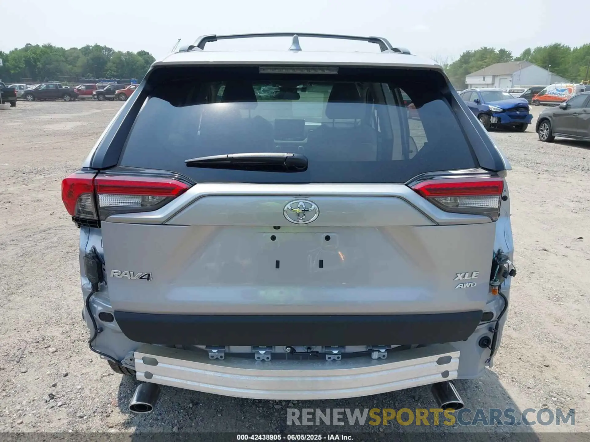 16 Photograph of a damaged car 2T3A1RFV6RC462114 TOYOTA RAV4 2024