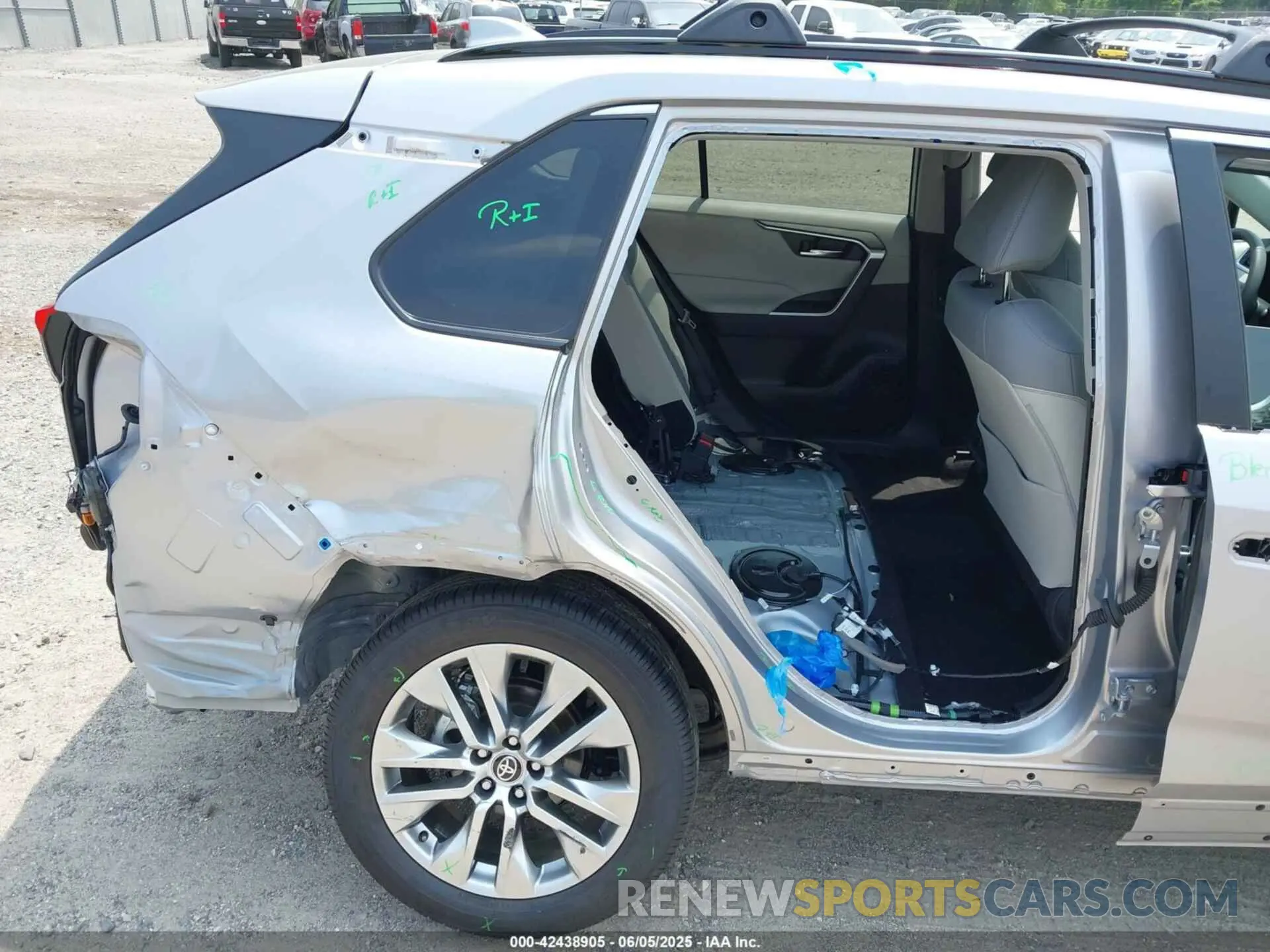 6 Photograph of a damaged car 2T3A1RFV6RC462114 TOYOTA RAV4 2024