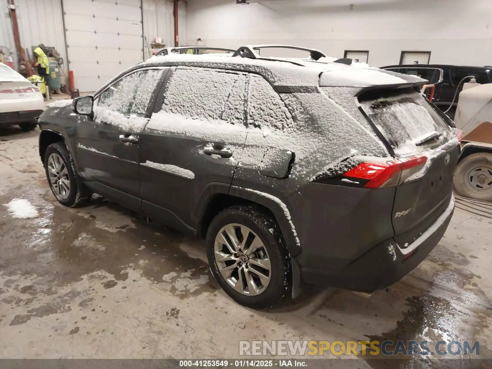 3 Photograph of a damaged car 2T3A1RFV8RW435477 TOYOTA RAV4 2024