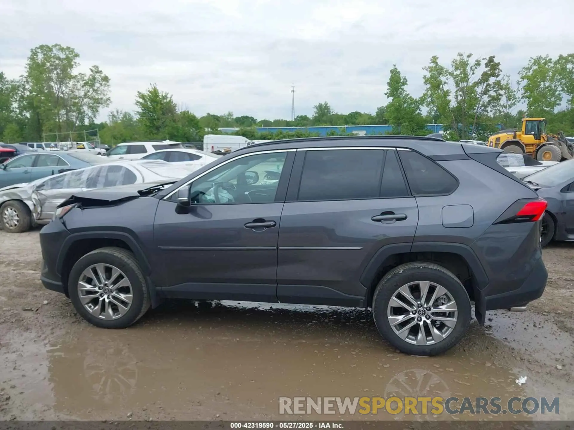 14 Photograph of a damaged car 2T3A1RFV9RC411142 TOYOTA RAV4 2024