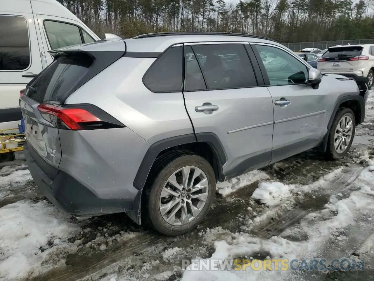 3 Photograph of a damaged car 2T3A1RFVXRC458826 TOYOTA RAV4 2024