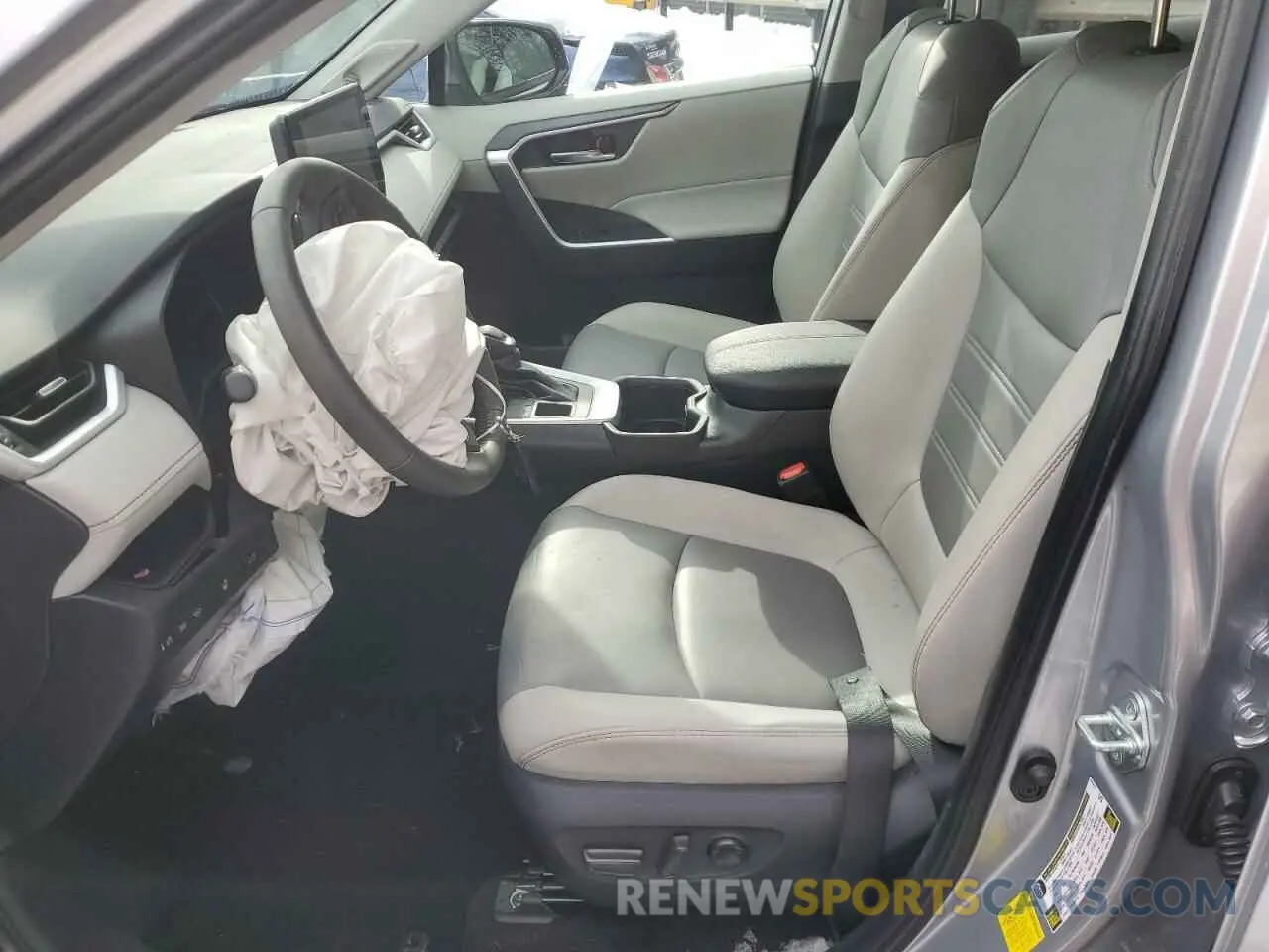 7 Photograph of a damaged car 2T3A1RFVXRC458826 TOYOTA RAV4 2024